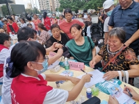 麻布社区重阳节义诊活动