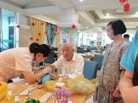 6月，成都的养老院一暄康养长者体检