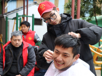 店口镇开展“龙抬头送温暖”助残志愿服务活动