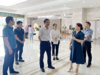 赣州市国资委党委委员、副主任黄晓东一行莅临南康区蟠桃园医养结合老年公寓督查调研
