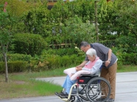 西安九九养老：爱让岁月可回首，亦有深情共白头