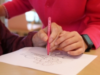 泰康之家·鵬園（護理照護區）里的00后“科技護老”新勢力：她用智能設備溫暖夕陽