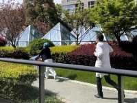 泰康之家?申園（護理照護區）的深夜三分鐘奇跡：家庭醫生如何守護長輩生命線